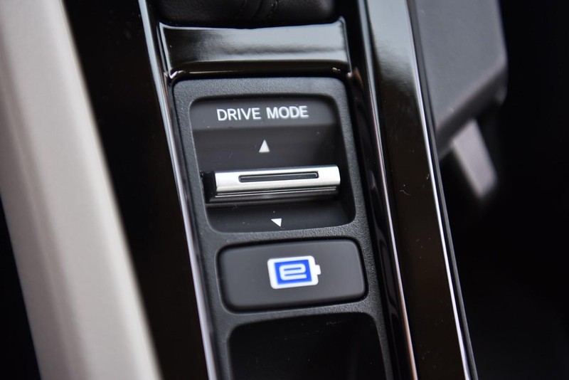 Honda Accord Hybrid Vehicle Image 17