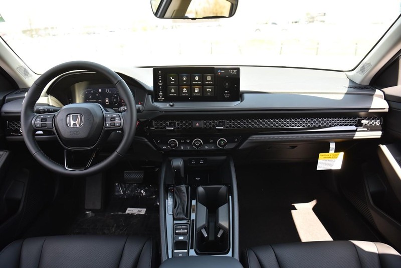 Honda Accord Hybrid Vehicle Image 07