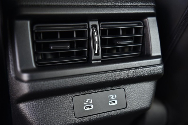 Honda Accord Hybrid Vehicle Image 24
