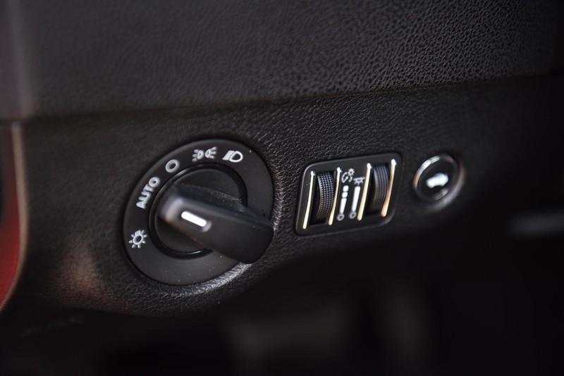 Dodge Charger Vehicle Image 11