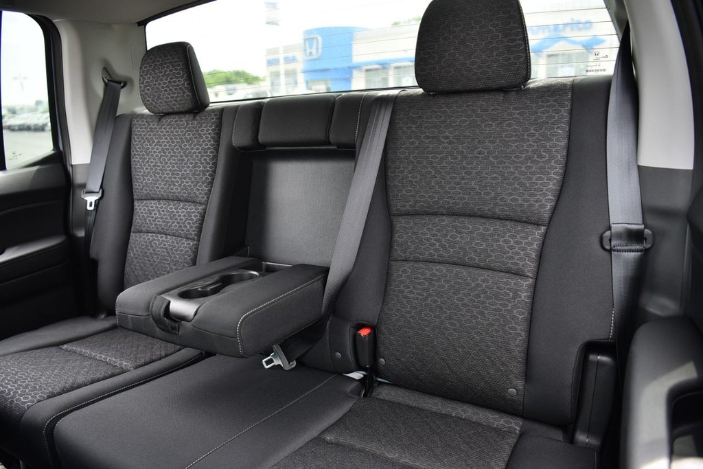 Honda Ridgeline Vehicle Image 24