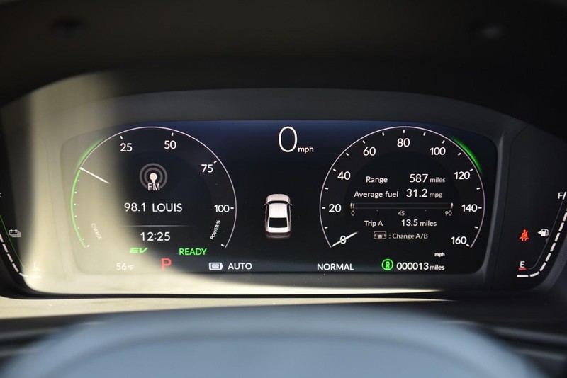 Honda Accord Hybrid Vehicle Image 11
