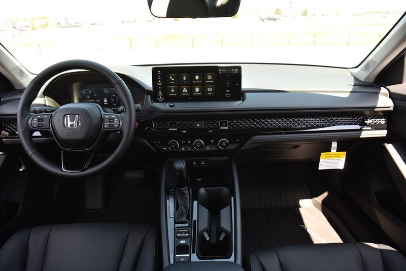 Honda Accord Hybrid Vehicle Image 07