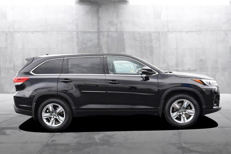 Toyota Highlander Vehicle Image 05