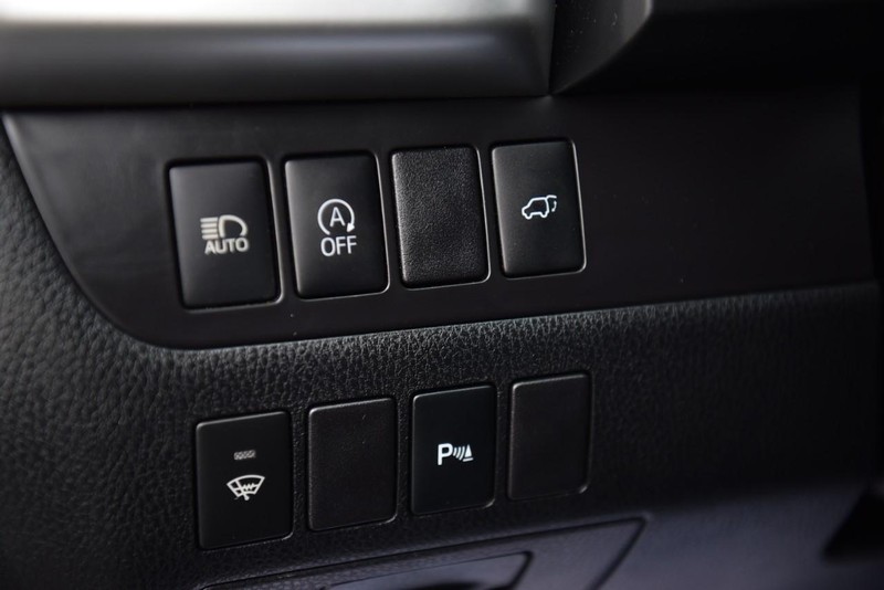 Toyota Highlander Vehicle Image 13