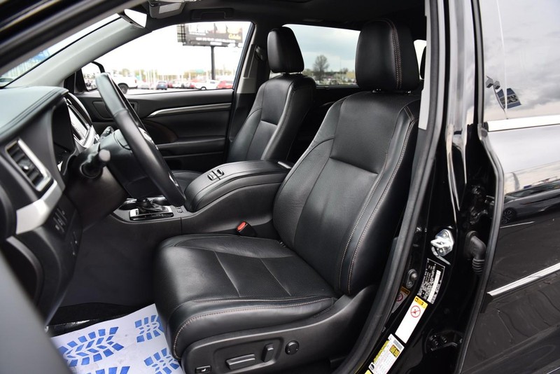 Toyota Highlander Vehicle Image 22