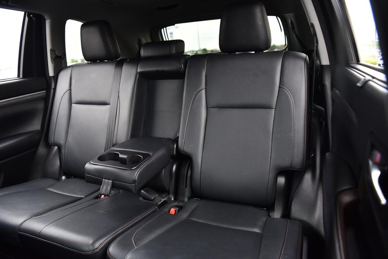 Toyota Highlander Vehicle Image 25