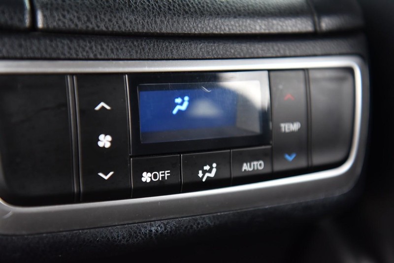 Toyota Highlander Vehicle Image 26