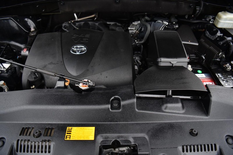 Toyota Highlander Vehicle Image 31