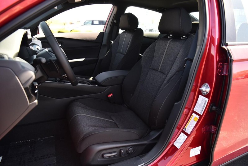 Honda Accord Hybrid Vehicle Image 19