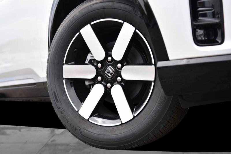 Honda Prologue Vehicle Image 03
