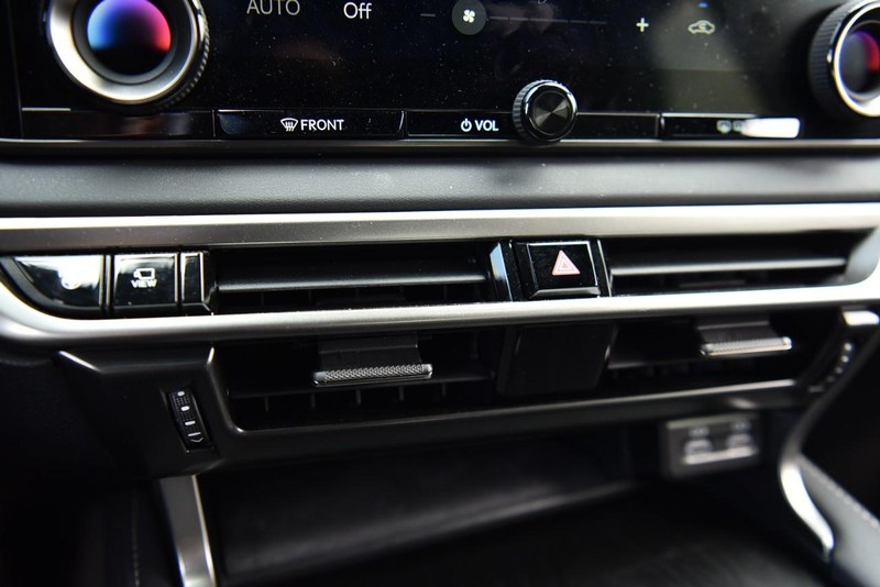 Lexus RX Vehicle Image 14