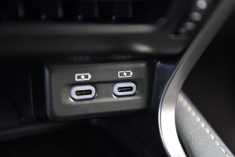 Lexus RX Vehicle Image 15