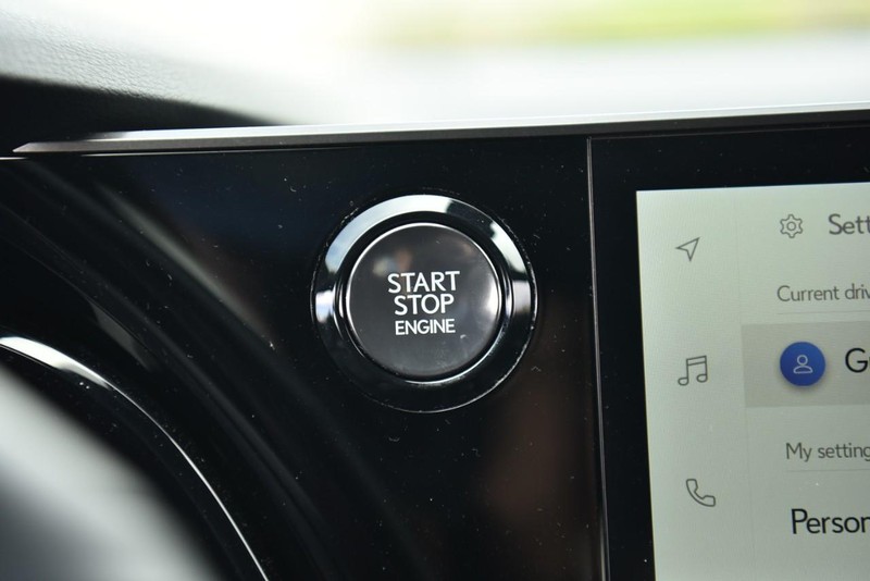 Lexus RX Vehicle Image 19