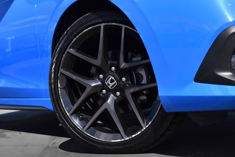 Honda Civic Hatchback Vehicle Image 03