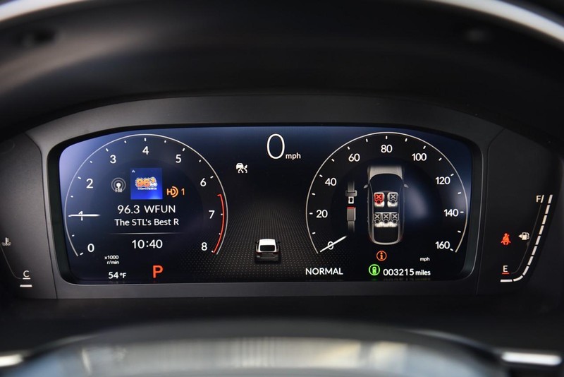 Honda Civic Hatchback Vehicle Image 11