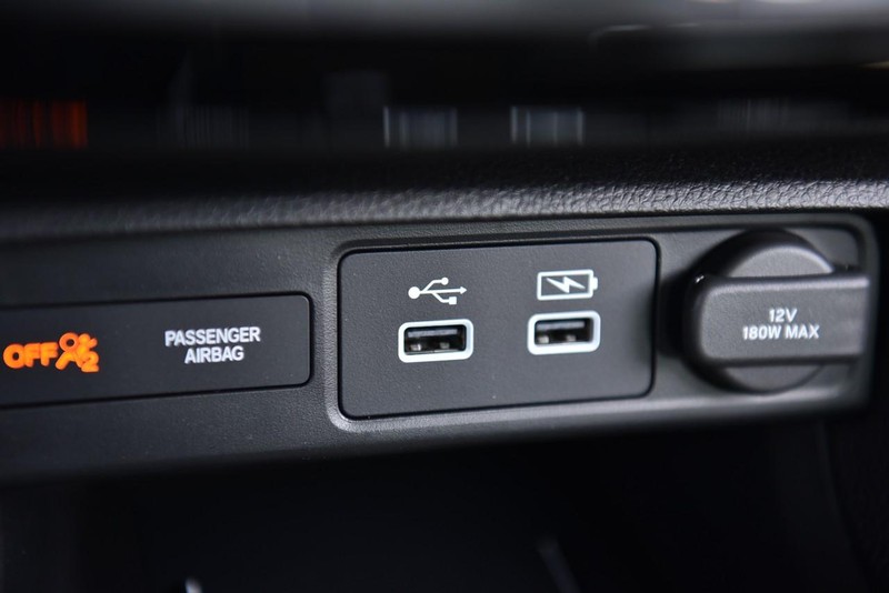 Honda Civic Hatchback Vehicle Image 14