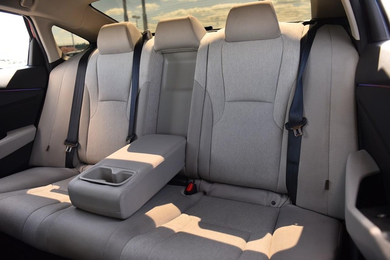 Honda Accord Sedan Vehicle Image 21