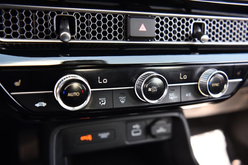 Honda Civic Hatchback Vehicle Image 13