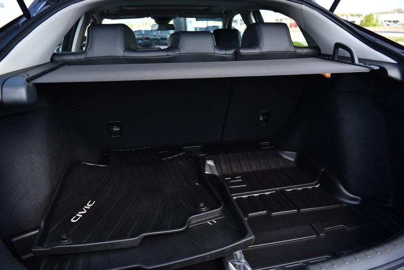 Honda Civic Hatchback Vehicle Image 23
