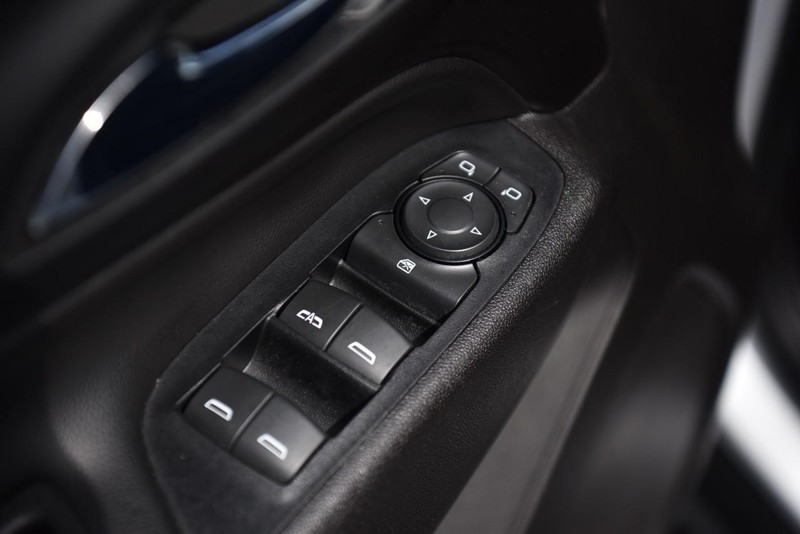 Chevrolet Equinox Vehicle Image 09