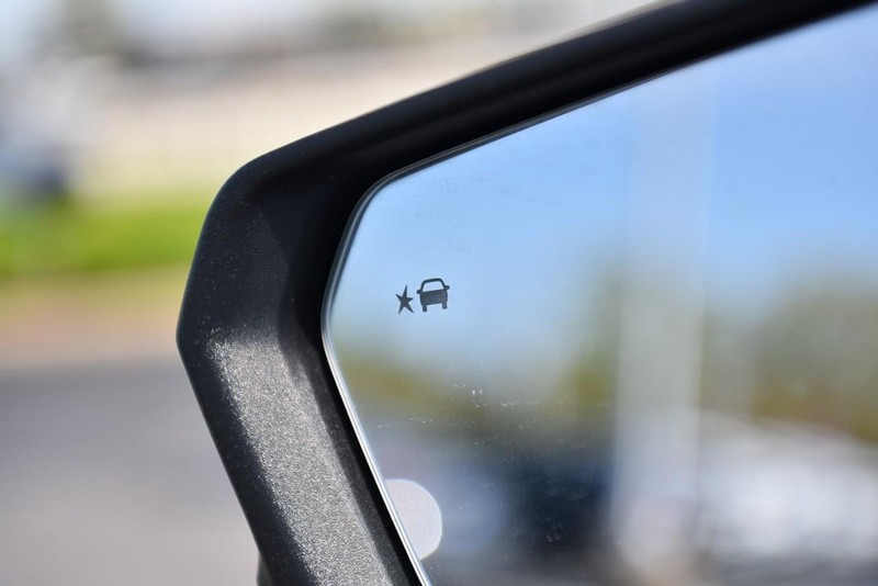 Chevrolet Equinox Vehicle Image 11