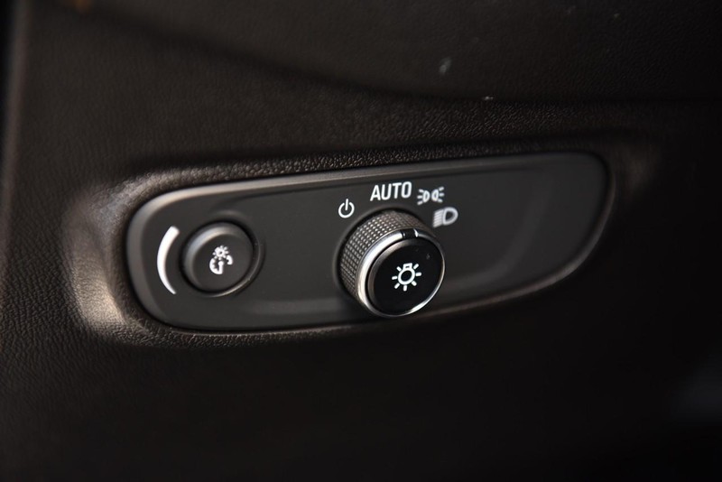 Chevrolet Equinox Vehicle Image 12