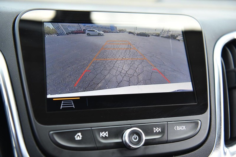 Chevrolet Equinox Vehicle Image 14