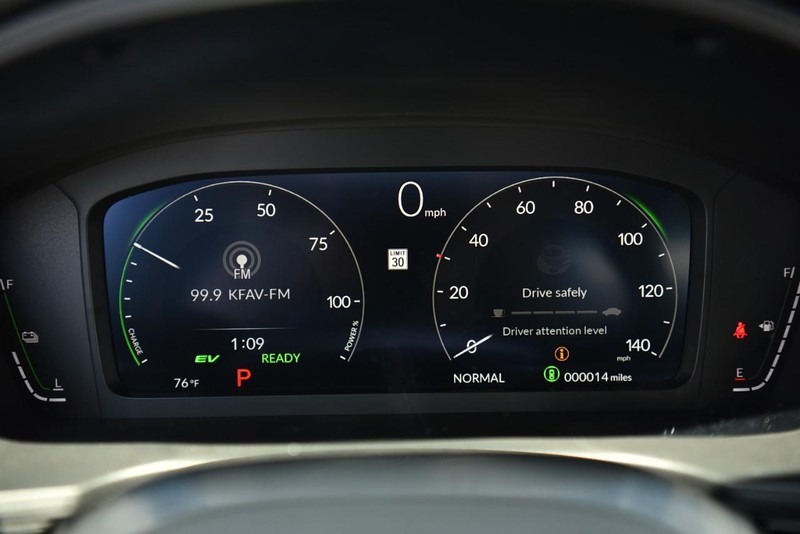 Honda Civic Sedan Hybrid Vehicle Image 12
