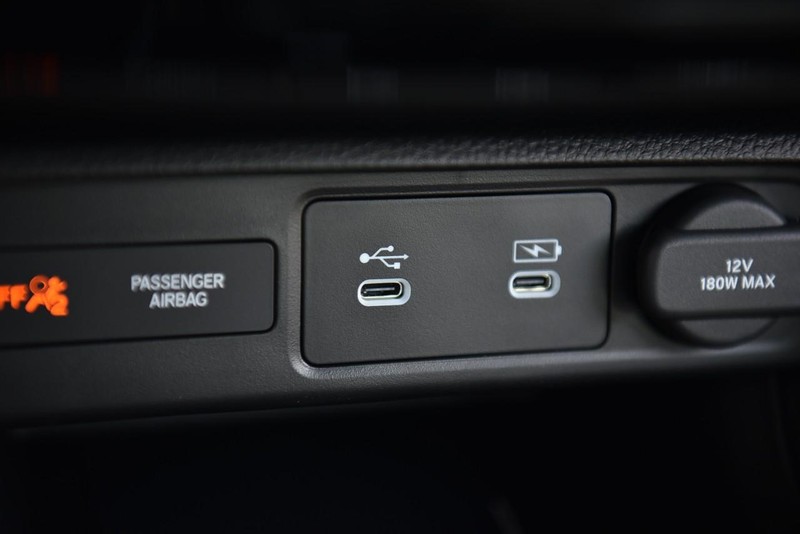 Honda Civic Sedan Hybrid Vehicle Image 16