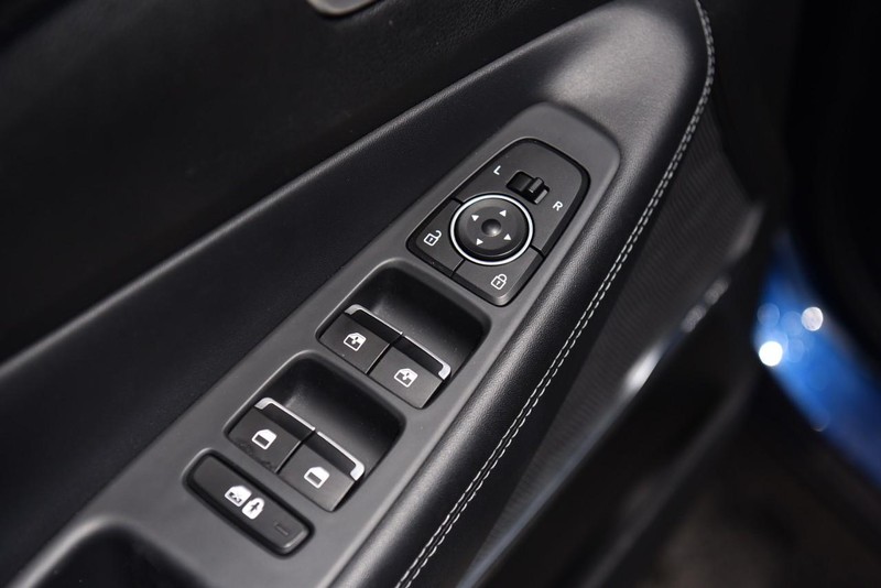 Hyundai Santa Fe Vehicle Image 09