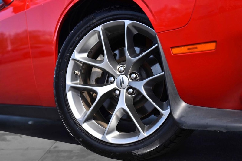 Dodge Challenger Vehicle Image 03