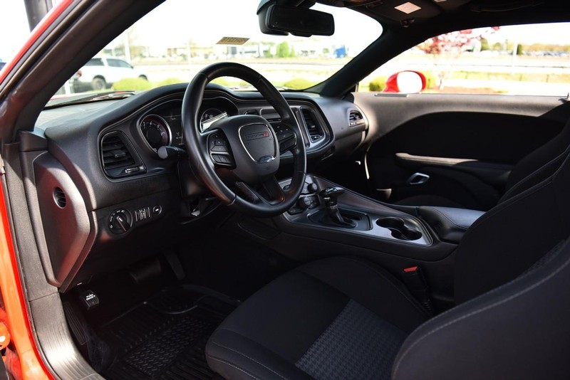 Dodge Challenger Vehicle Image 07