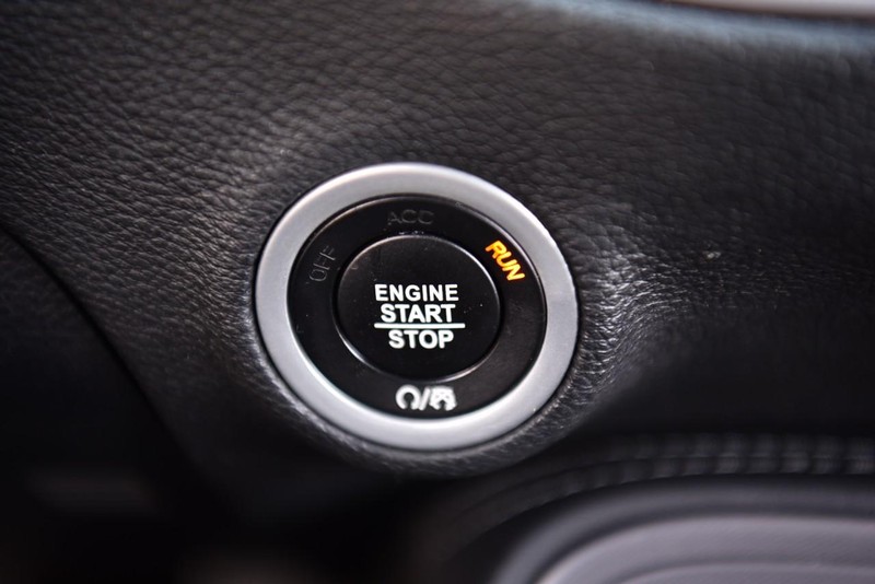 Dodge Challenger Vehicle Image 16