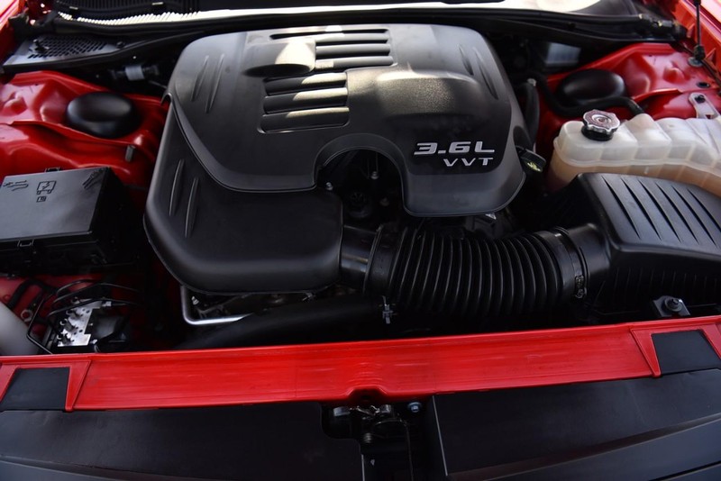 Dodge Challenger Vehicle Image 23