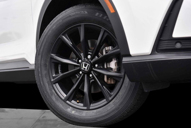 Honda CR-V Hybrid Vehicle Image 03