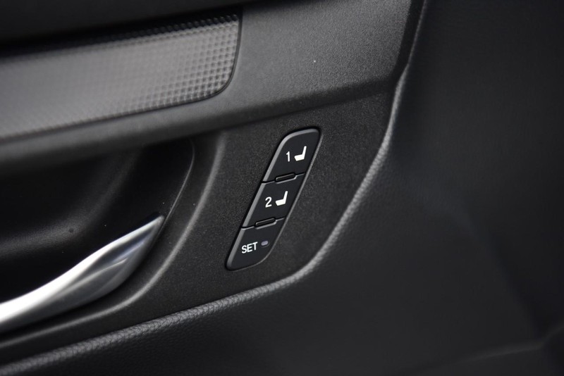 Honda CR-V Hybrid Vehicle Image 09