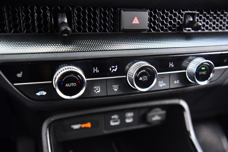 Honda CR-V Hybrid Vehicle Image 15