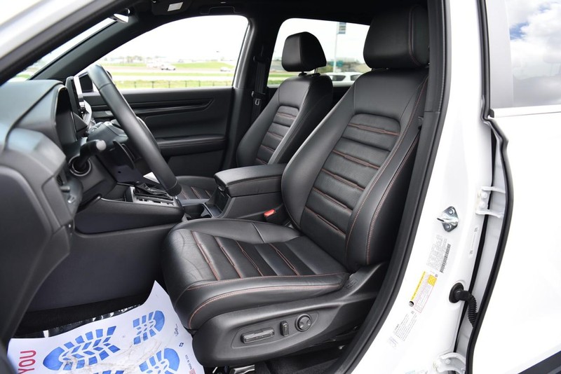 Honda CR-V Hybrid Vehicle Image 21