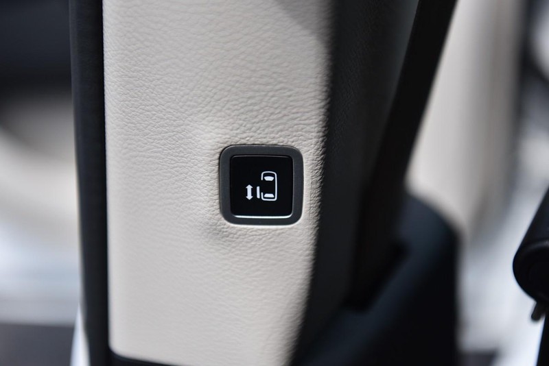Chrysler Pacifica Vehicle Image 27