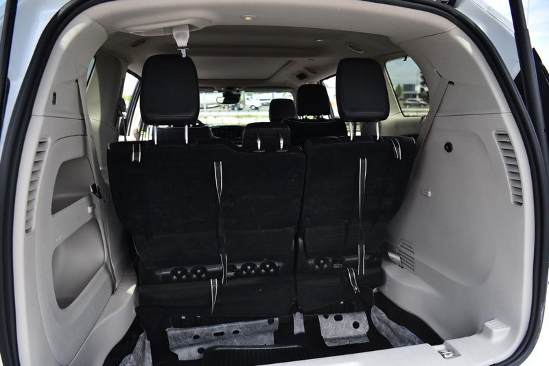 Chrysler Pacifica Vehicle Image 29
