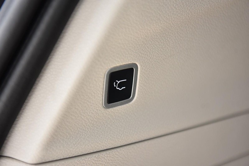 Chrysler Pacifica Vehicle Image 30