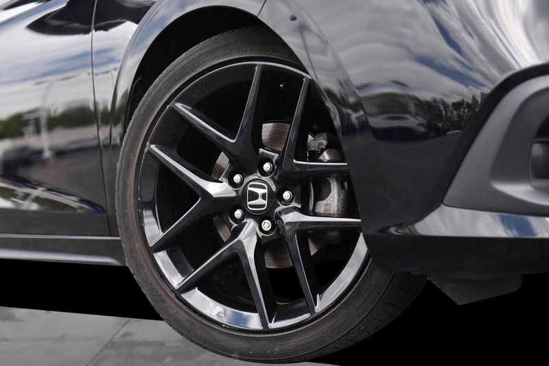 Honda Civic Hatchback Vehicle Image 03
