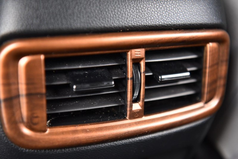 Honda CR-V Vehicle Image 24