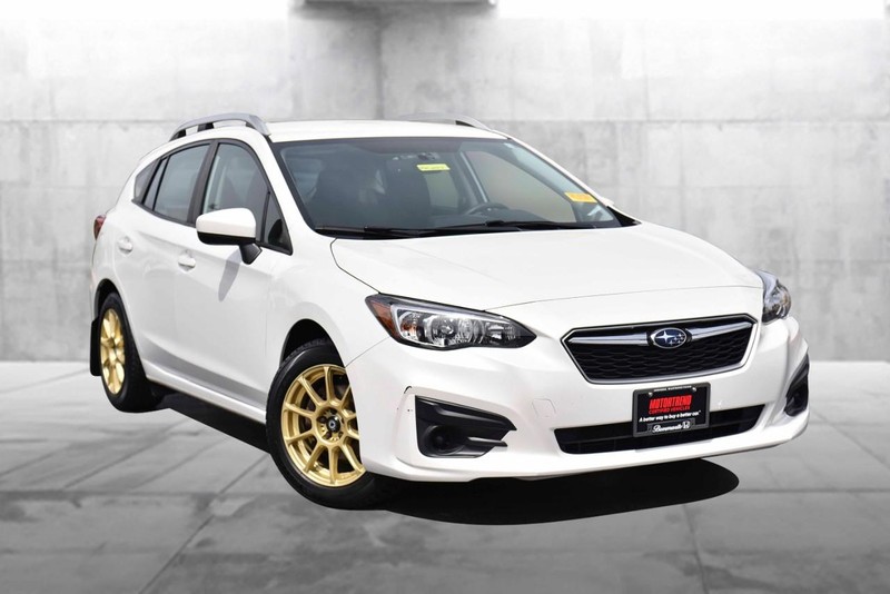 Subaru Impreza Vehicle Image 02