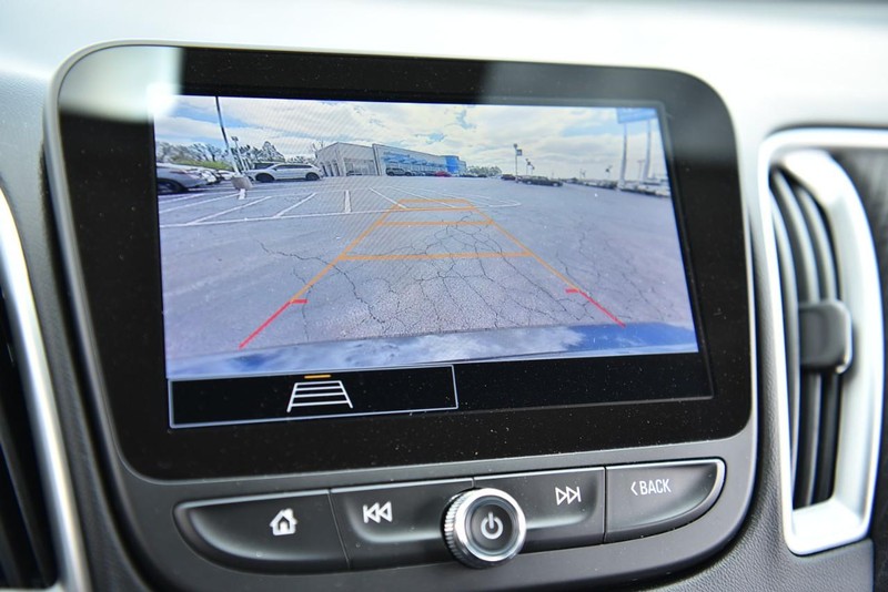 Chevrolet Malibu Vehicle Image 11