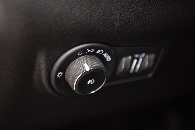 Jeep Compass Vehicle Image 11