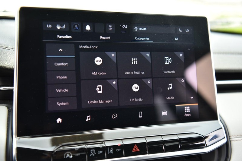 Jeep Compass Vehicle Image 15