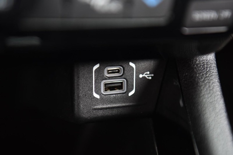 Jeep Compass Vehicle Image 17