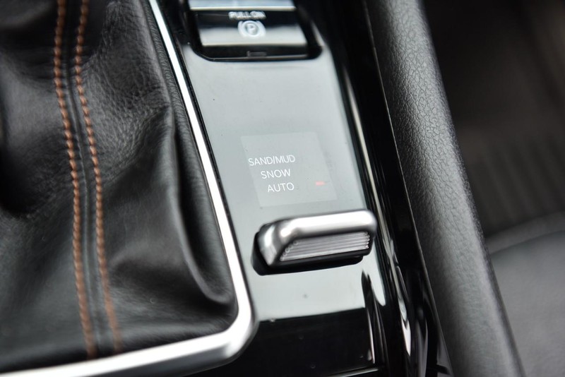 Jeep Compass Vehicle Image 18